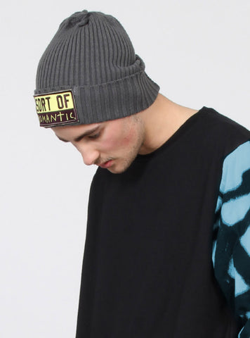 PATCHED BEANIE CHARCOAL
