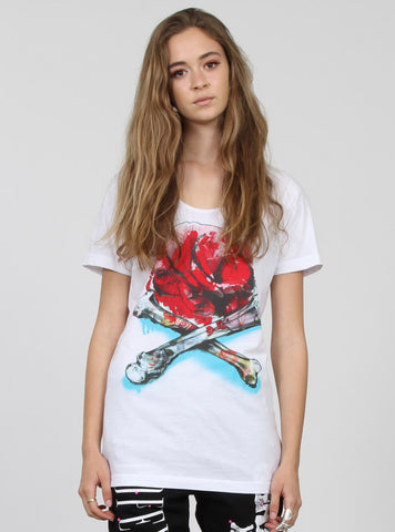 SCOOP TEE - ROSE & CROSS BONES WHITE