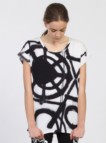 SING TEE BLK/WHT SPRAY