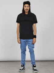 AYE TEE - SCRIPT BLACK/BLACK