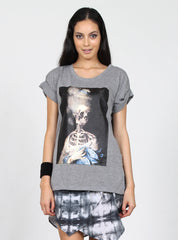 SING TEE - LADY SKELETON - GREY